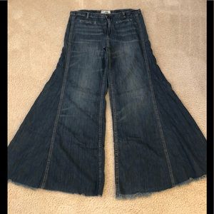 FREE PEOPLE VINTAGE EXTREME FLARE WIDE JEANS 29